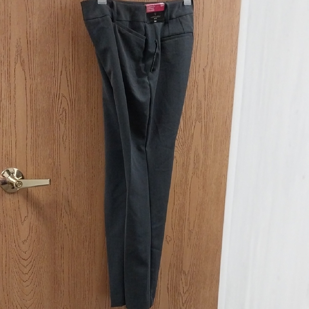 Worthington Gray Dress Pants with Sleek Design